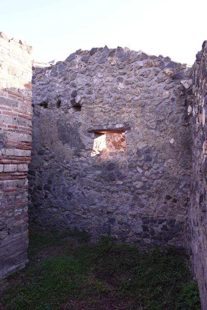 I.4.25 Pompeii. October 2019. Room 64, east wall at end of corridor in Services Area.
Foto Tobias Busen, ERC Grant 681269 D�COR.
