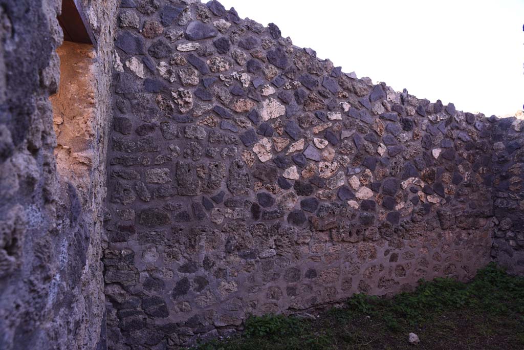 I.4.25 Pompeii. October 2019. Room 64, looking towards south wall in Services Area.
Foto Tobias Busen, ERC Grant 681269 D�COR.

