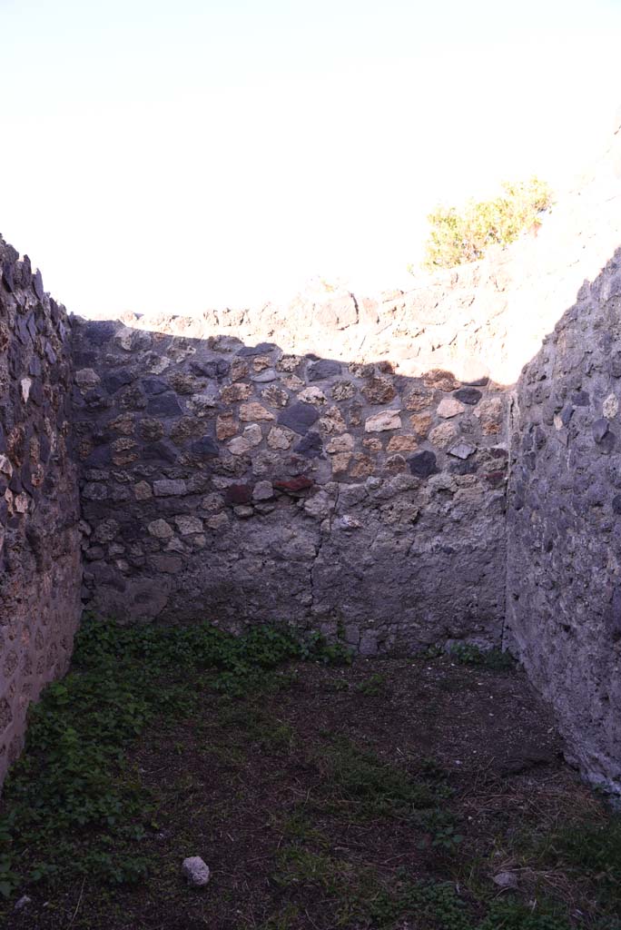 I.4.25 Pompeii. October 2019. Room 64, looking towards west wall in Services Area.
Foto Tobias Busen, ERC Grant 681269 D�COR.
