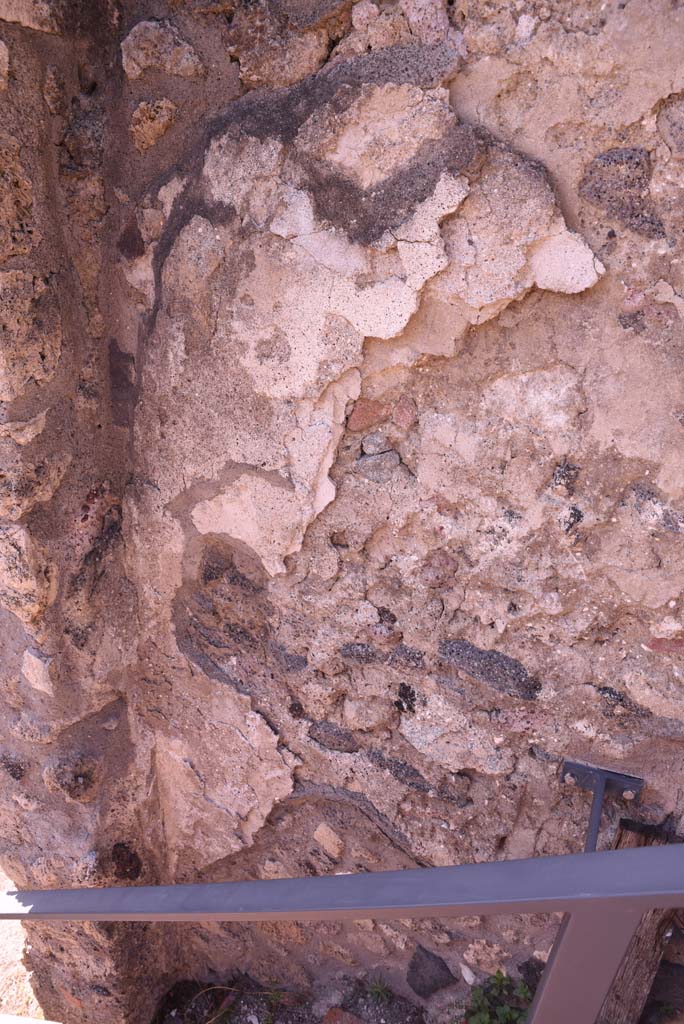 I.4.25 Pompeii. October 2019. Detail of west wall of steps between upper and middle peristyle.
Foto Tobias Busen, ERC Grant 681269 D�COR
