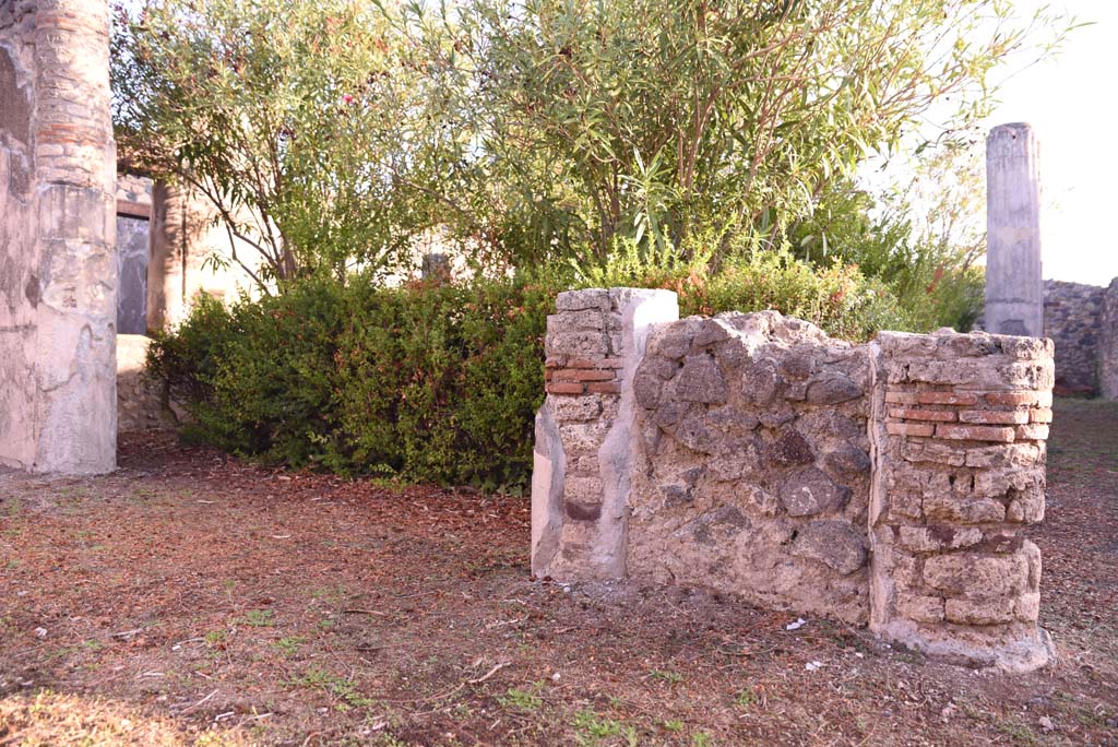 I.4.25 Pompeii. October 2019. Upper Peristyle 56, looking north-east across vestibule. 
Foto Tobias Busen, ERC Grant 681269 D�COR


