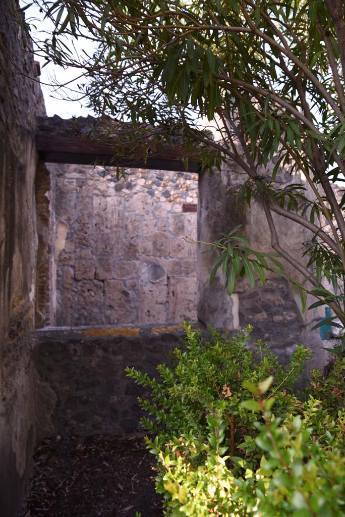I.4.25 Pompeii. October 2019. Upper Peristyle 56, looking north to north portico in north-west corner.
Foto Tobias Busen, ERC Grant 681269 D�COR.
