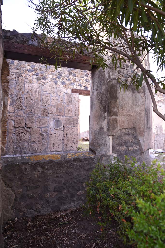 I.4.25 Pompeii. October 2019. 
Upper Peristyle 56, looking north towards pilaster on east end of window. 
Foto Tobias Busen, ERC Grant 681269 D�COR.

