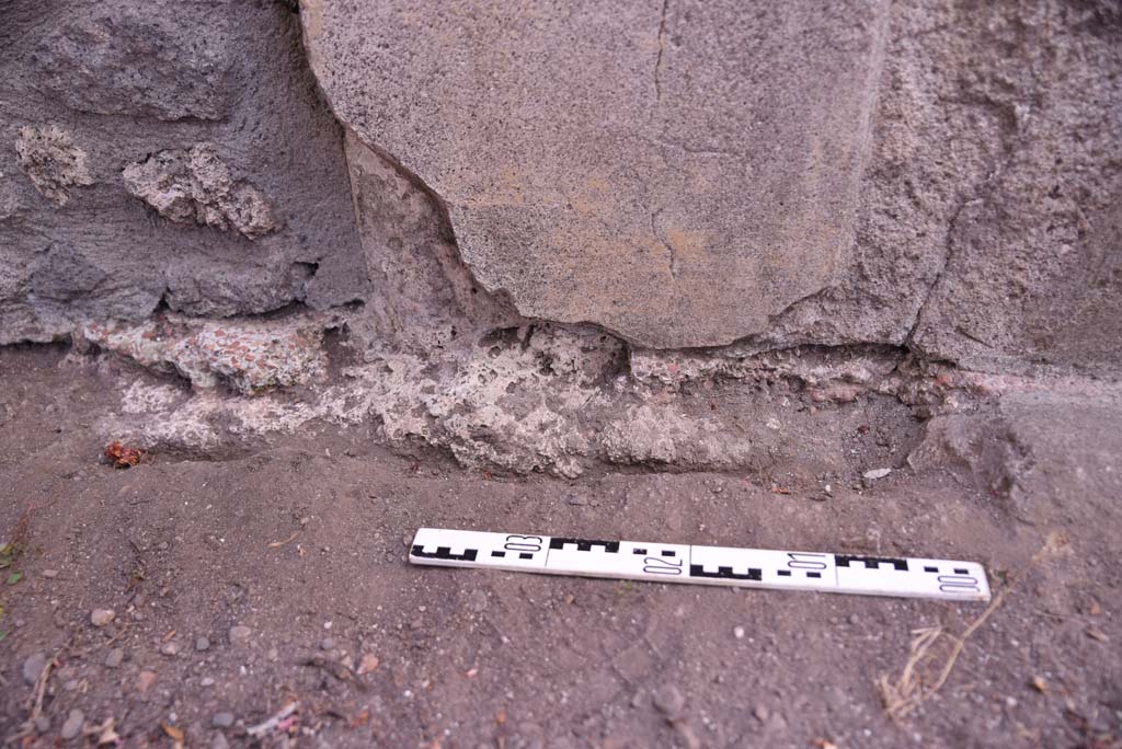 I.4.25 Pompeii. September 2020. Upper Peristyle 56, looking north to detail from south side of pilaster/wall of area in north-west corner. 
Foto Tobias Busen, ERC Grant 681269 D�COR.


