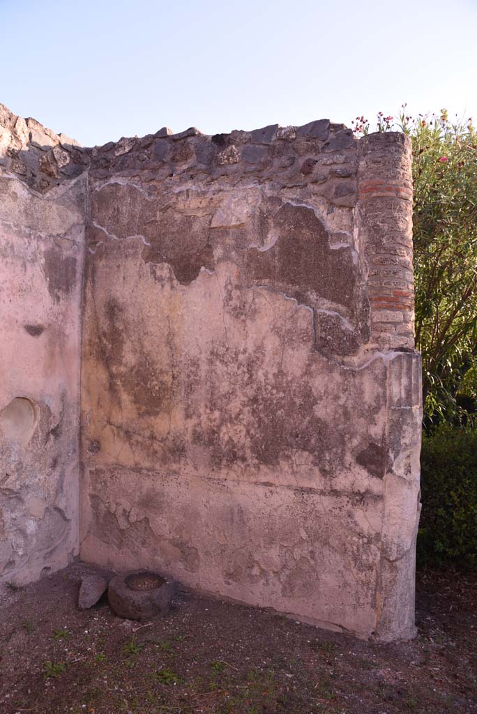 I.4.25 Pompeii. October 2019. Upper peristyle 56, looking east in vestibule in north-west corner. 
Foto Tobias Busen, ERC Grant 681269 D�COR

