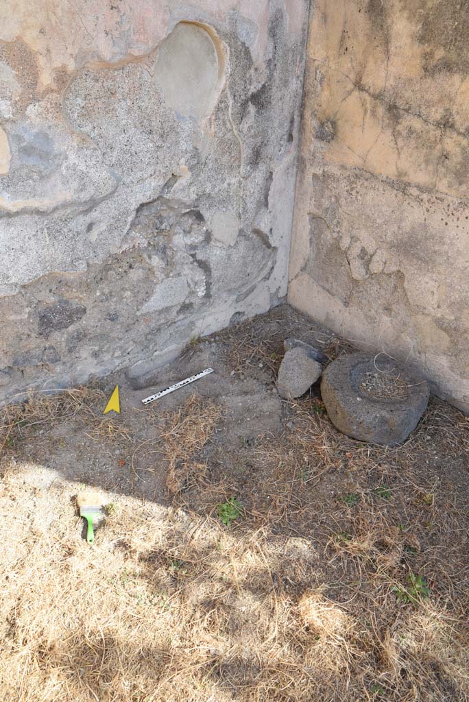 I.4.25 Pompeii. September 2020. Upper Peristyle 56, detail from north-east corner of vestibule.
Foto Tobias Busen, ERC Grant 681269 D�COR
