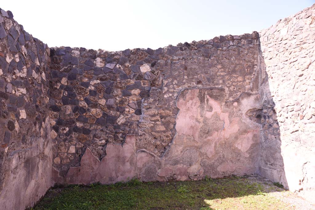 I.4.25 Pompeii. October 2019. Room 57, looking towards south-west corner, and west wall.
Foto Tobias Busen, ERC Grant 681269 D�COR.

