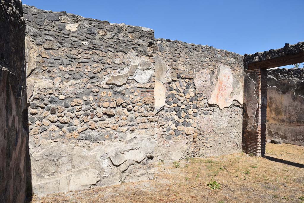 I.4.25 Pompeii. September 2020. Room 57, looking towards north-east corner, and doorway to vestibule. 
Foto Tobias Busen, ERC Grant 681269 D�COR.


