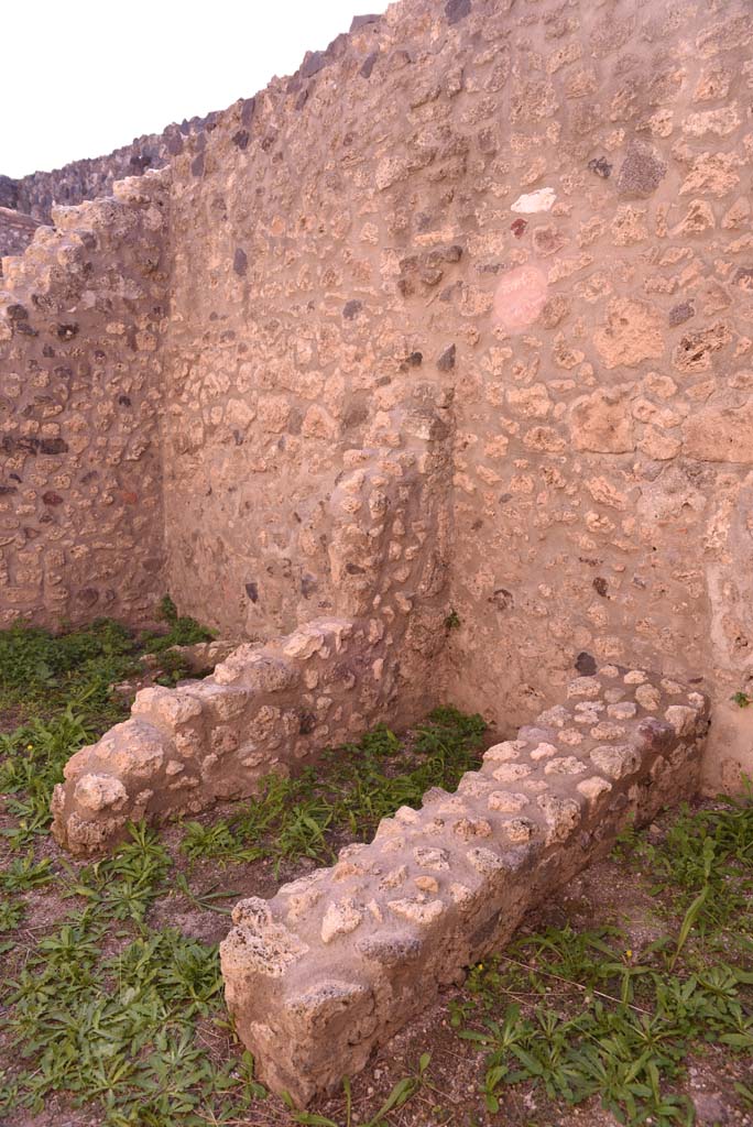 I.4.28 Pompeii. October 2019. Room 27, detail from centre of west wall.
Foto Tobias Busen, ERC Grant 681269 D�COR.
