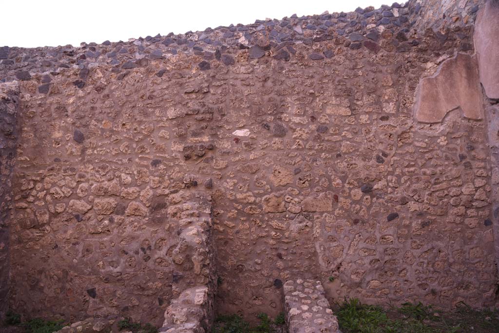I.4.28 Pompeii. October 2019. Room 27, detail of upper west wall.
Foto Tobias Busen, ERC Grant 681269 D�COR.

