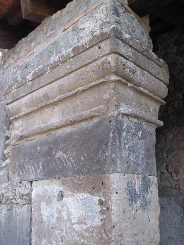 I.5.1 Pompeii. September 2010. Detail of left (east) side of portico. Photo courtesy of Drew Baker.