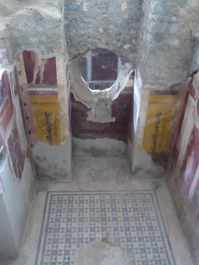I.6.2 Pompeii. January 2017. Looking down towards west wall of frigidarium.
Foto Annette Haug, ERC Grant 681269 DÉCOR.