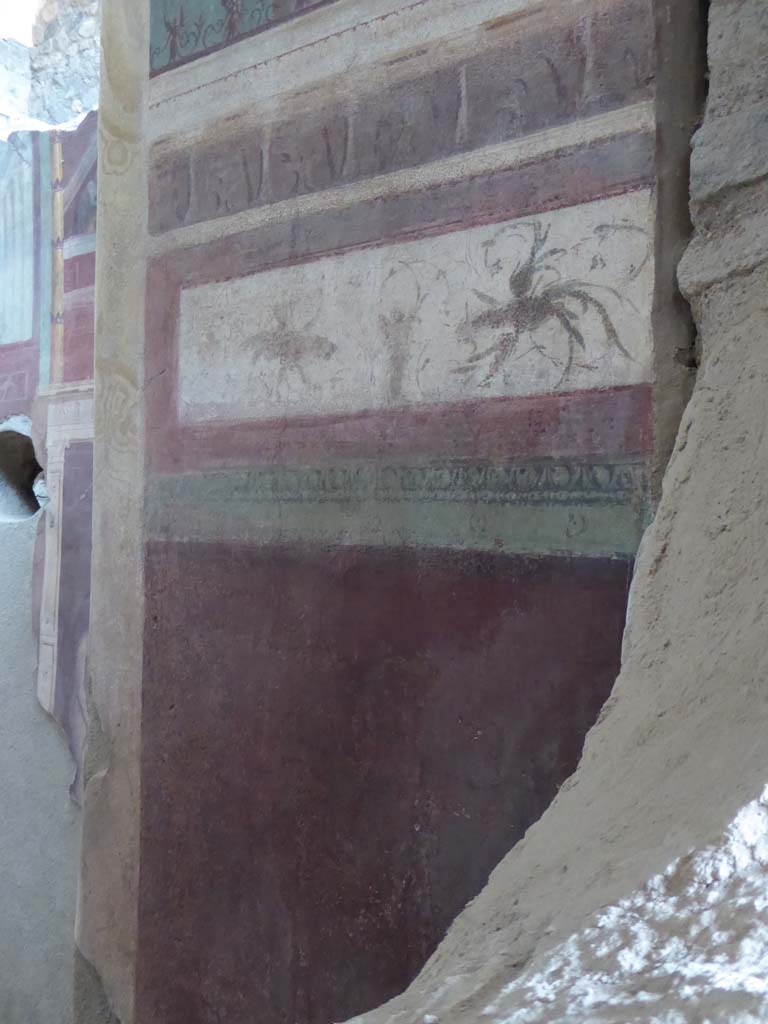 I.6.2 Pompeii. September 2017. Detail from west end of south wall of frigidarium.
Foto Annette Haug, ERC Grant 681269 DÉCOR.