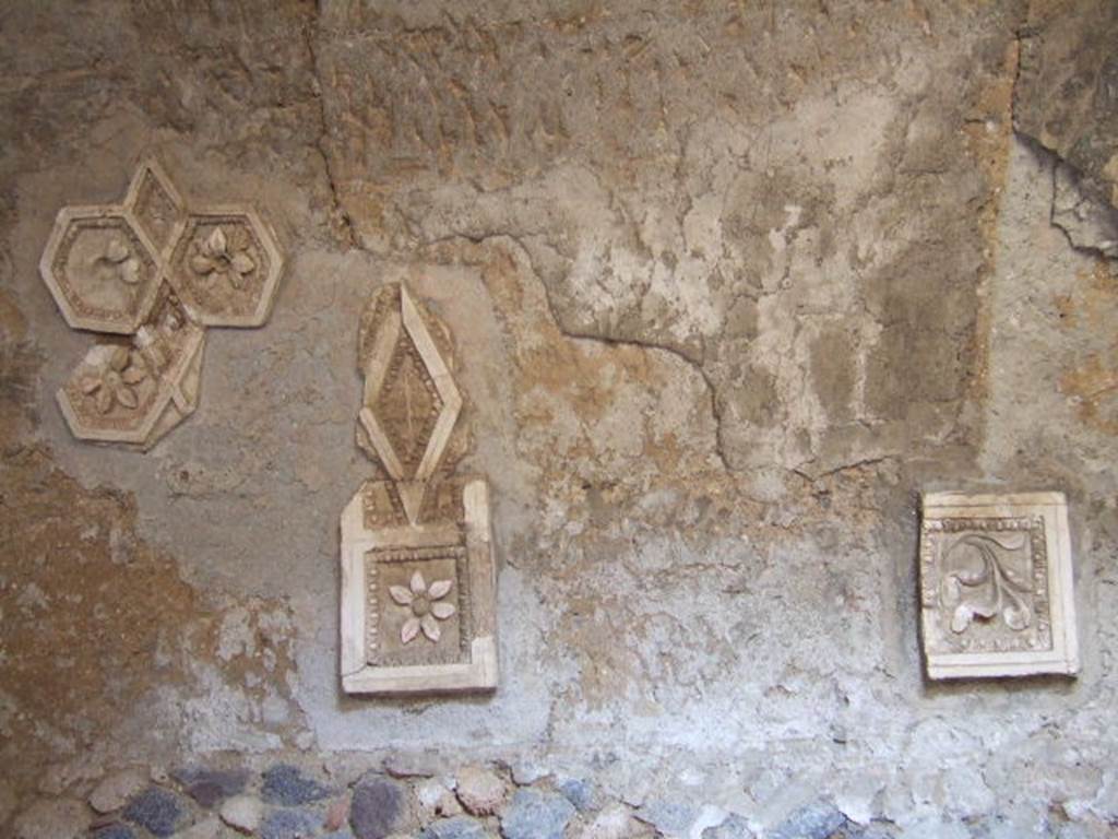 I.6.2 Pompeii. May 2006. Cryptoporticus. Pieces of stucco.