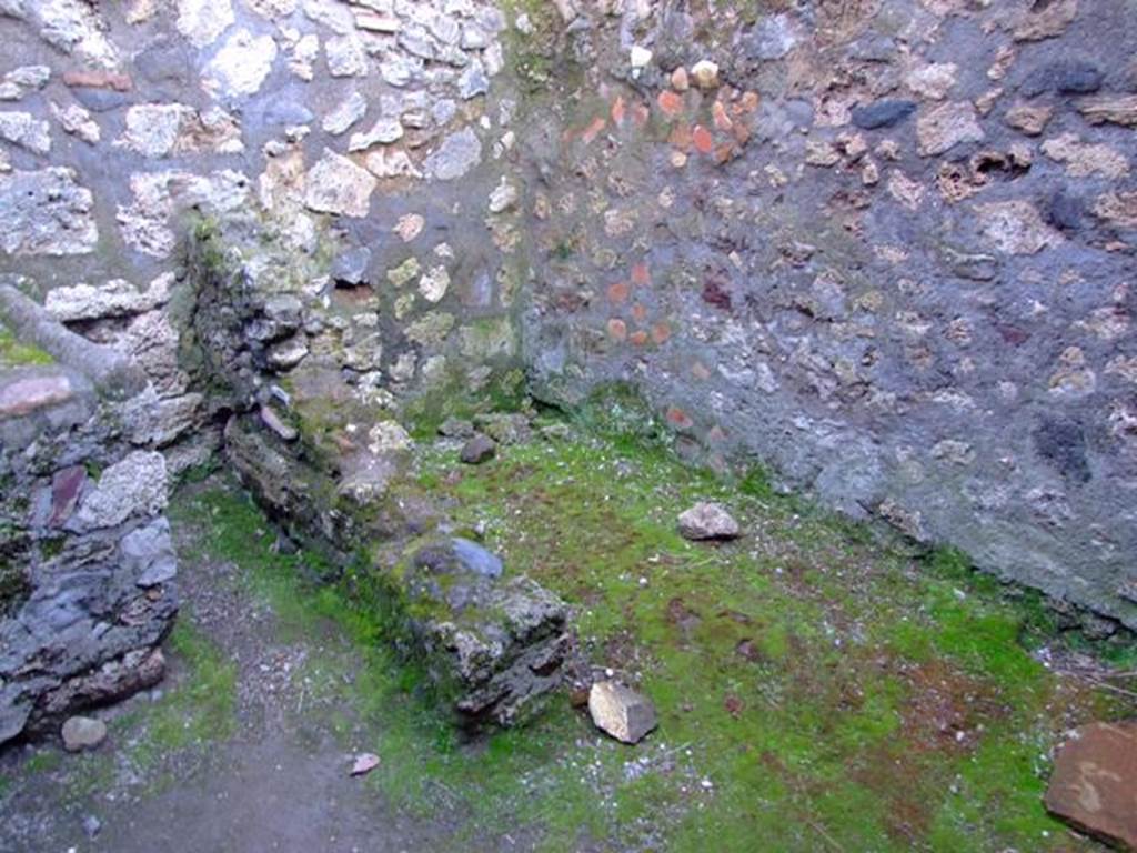 I.6.4 Pompeii. March 2009. Room 8, Latrine in south east corner of Kitchen.