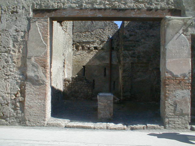 I.6.5 Pompeii. December 2007. South wall and rear room.