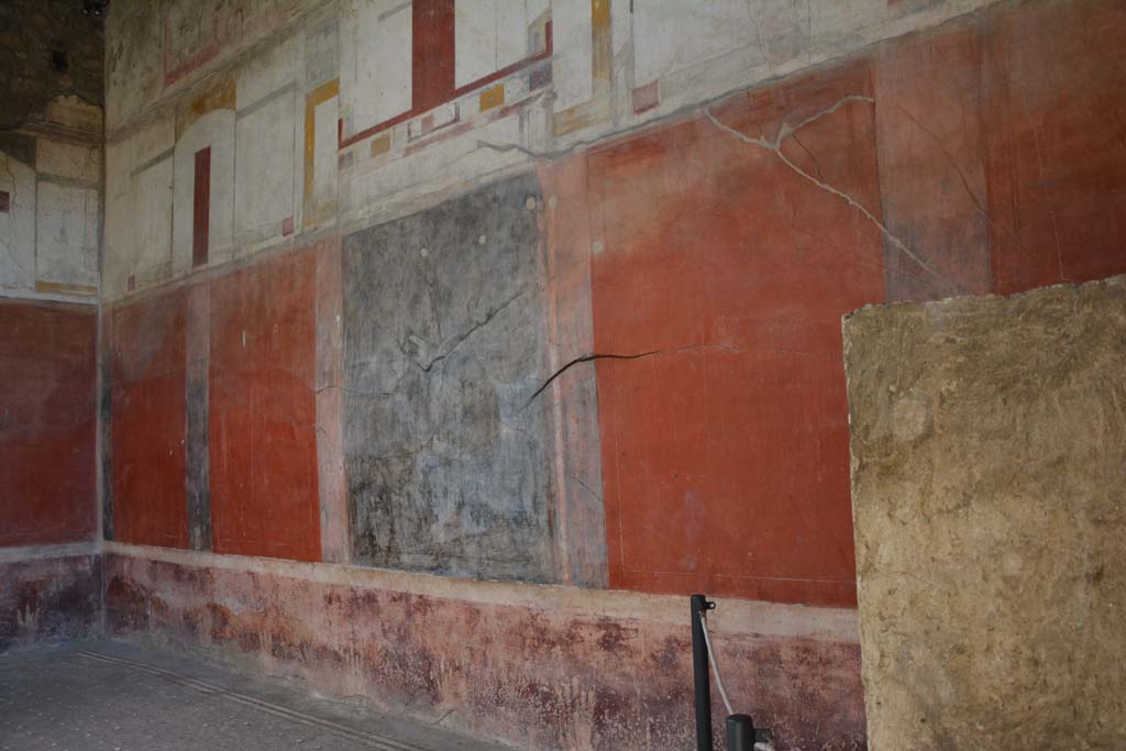 I.6.15 Pompeii. October 2019. Room 4, east wall of atrium.
Foto Annette Haug, ERC Grant 681269 DÉCOR