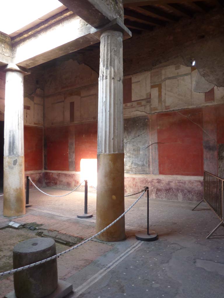 I.6.15 Pompeii. October 2014. Room 4, looking across impluvium towards east wall of atrium.
Foto Annette Haug, ERC Grant 681269 DÉCOR