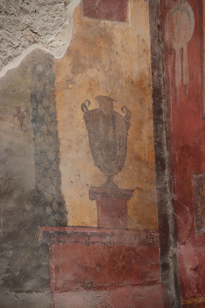 I.6.15 Pompeii. October 2023.
Room 9, detail from west wall in north-west corner. Photo courtesy of Klaus Heese.