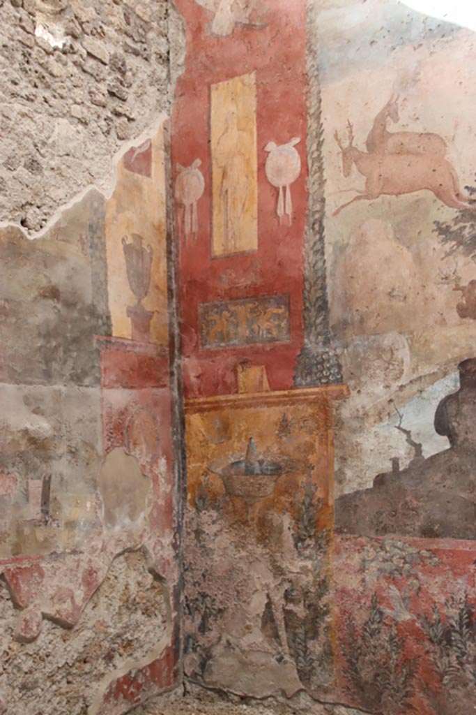 I.6.15 Pompeii. October 2023.
Room 9, detail from north wall in north-west corner. Photo courtesy of Klaus Heese.