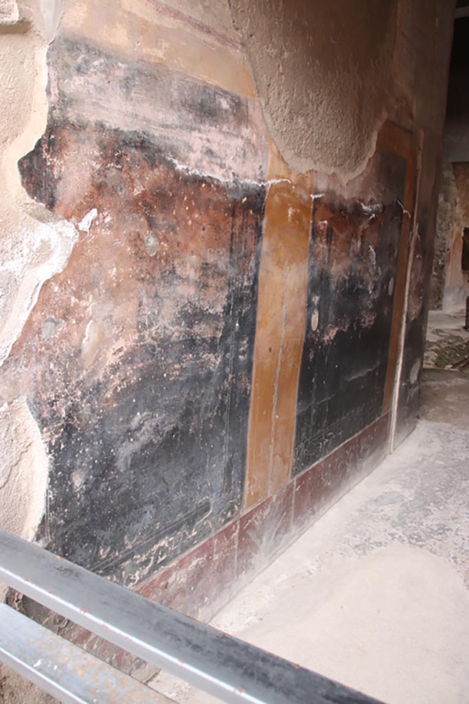 I.7.3 Pompeii. May 2024.
Looking south along east wall of entrance corridor, from entrance doorway. Photo courtesy of Klaus Heese.