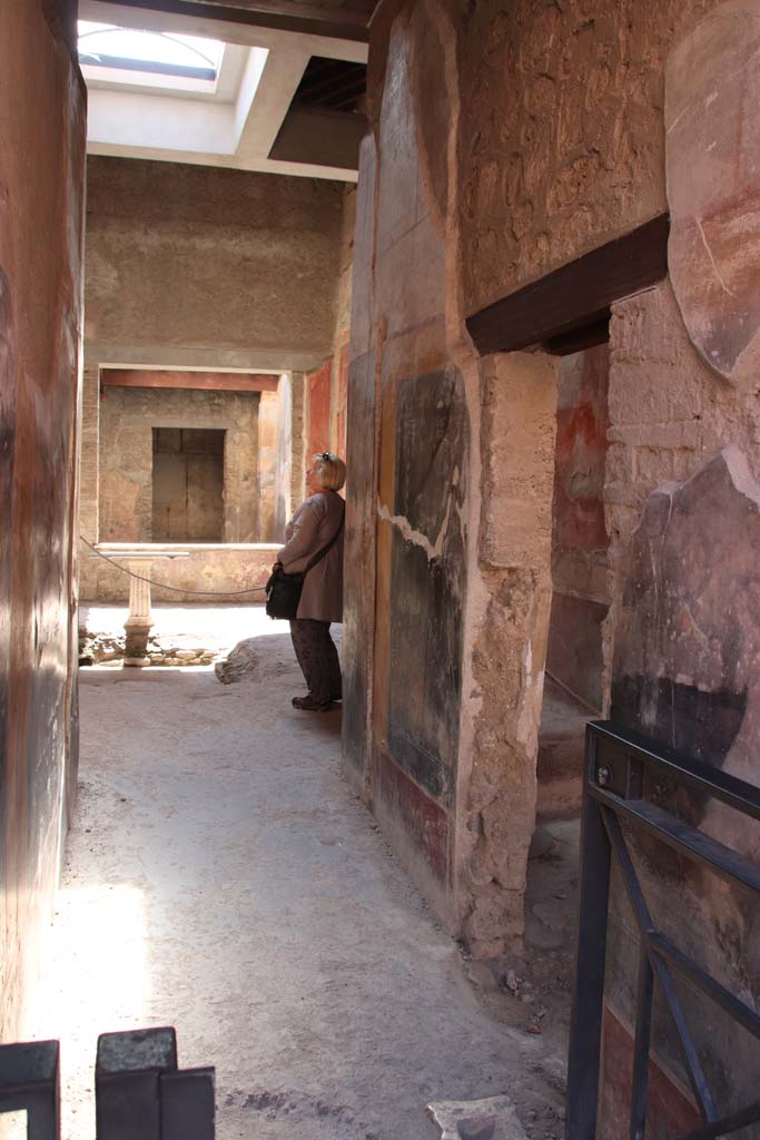 I.7.3 Pompeii. September 2017. Looking south along west wall of entrance corridor.
Photo courtesy of Klaus Heese.