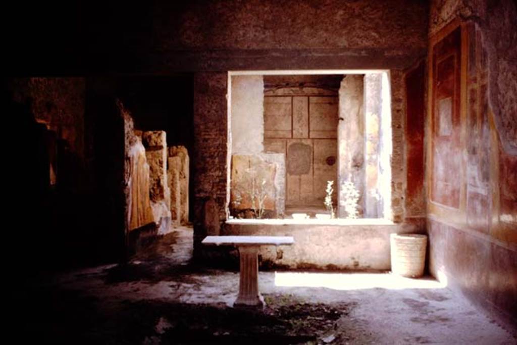 I.7.3 Pompeii. 1964. Looking south across impluvium in atrium. Photo by Stanley A. Jashemski.
Source: The Wilhelmina and Stanley A. Jashemski archive in the University of Maryland Library, Special Collections (See collection page) and made available under the Creative Commons Attribution-Non Commercial License v.4. See Licence and use details.
J64f1804
