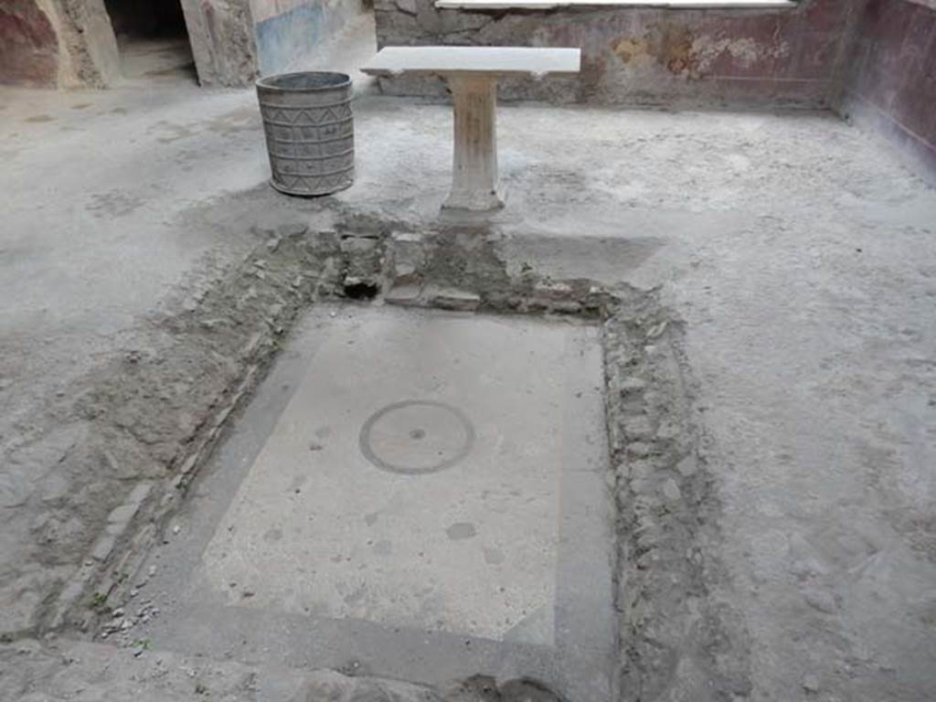 I.7.3 Pompeii. May 2017. Looking south across impluvium in atrium. Photo courtesy of Buzz Ferebee.