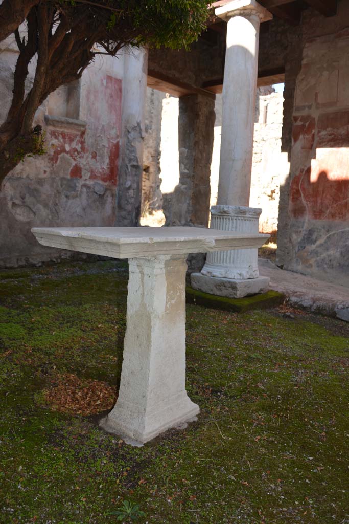 I.7.7 Pompeii. October 2019. Looking towards marble table decorated with a lion’s head.
Foto Annette Haug, ERC Grant 681269 DÉCOR