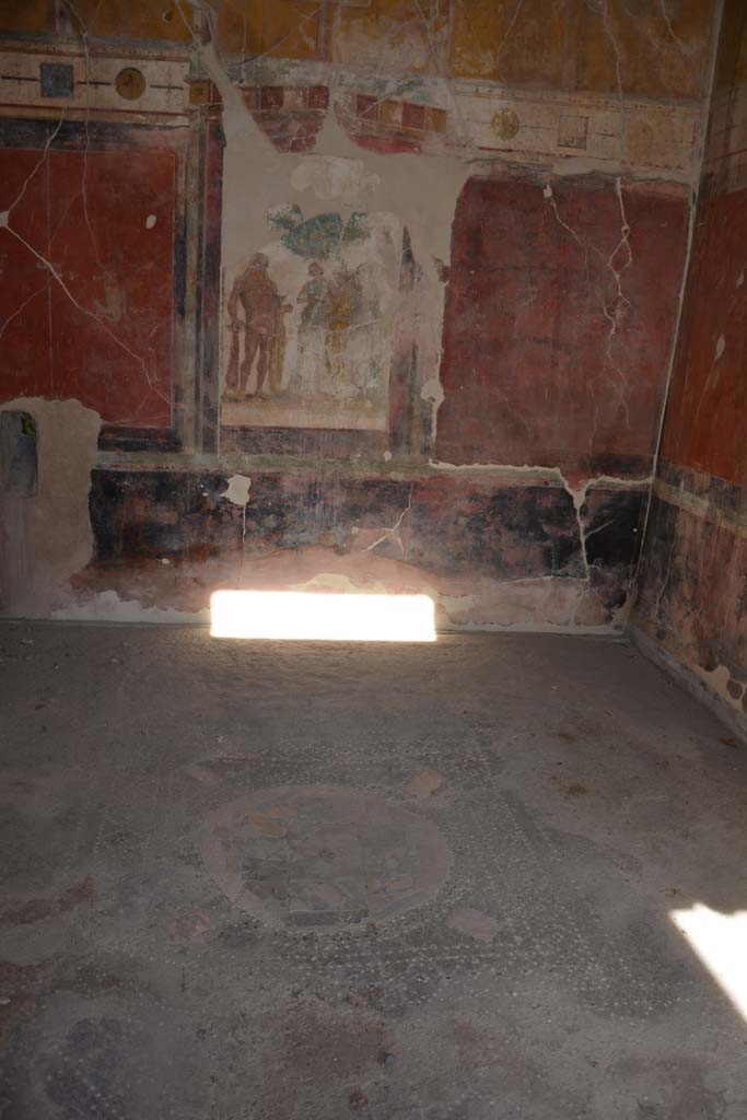 I.7.7 Pompeii. October 2019. Looking north across flooring in triclinium.
Foto Annette Haug, ERC Grant 681269 D�COR.

