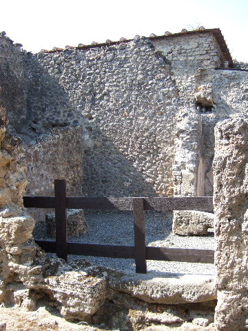 I.7.9 Pompeii. September 2005. Entrance, looking west.

