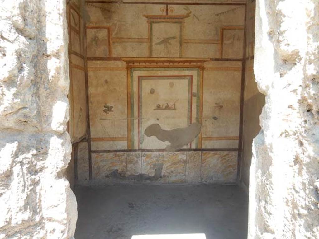 I.7.11 Pompeii. May 2017. Looking through doorway towards east wall. Photo courtesy of Buzz Ferebee.