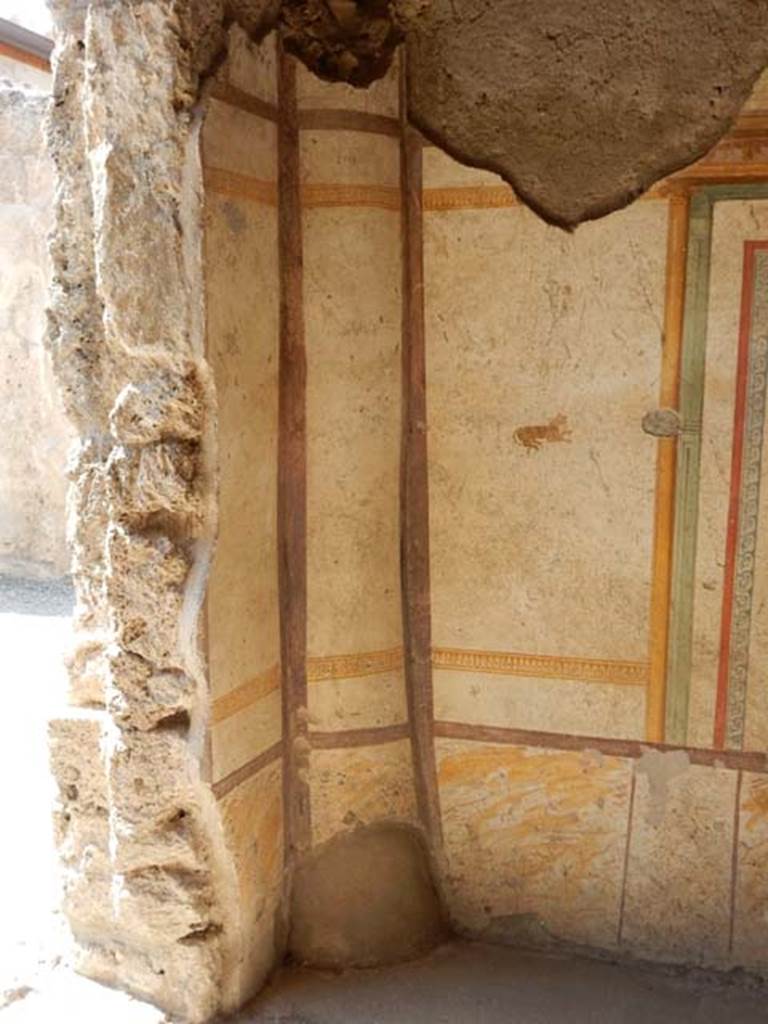I.7.11 Pompeii. May 2017. North-west corner of cubiculum. Photo courtesy of Buzz Ferebee.
