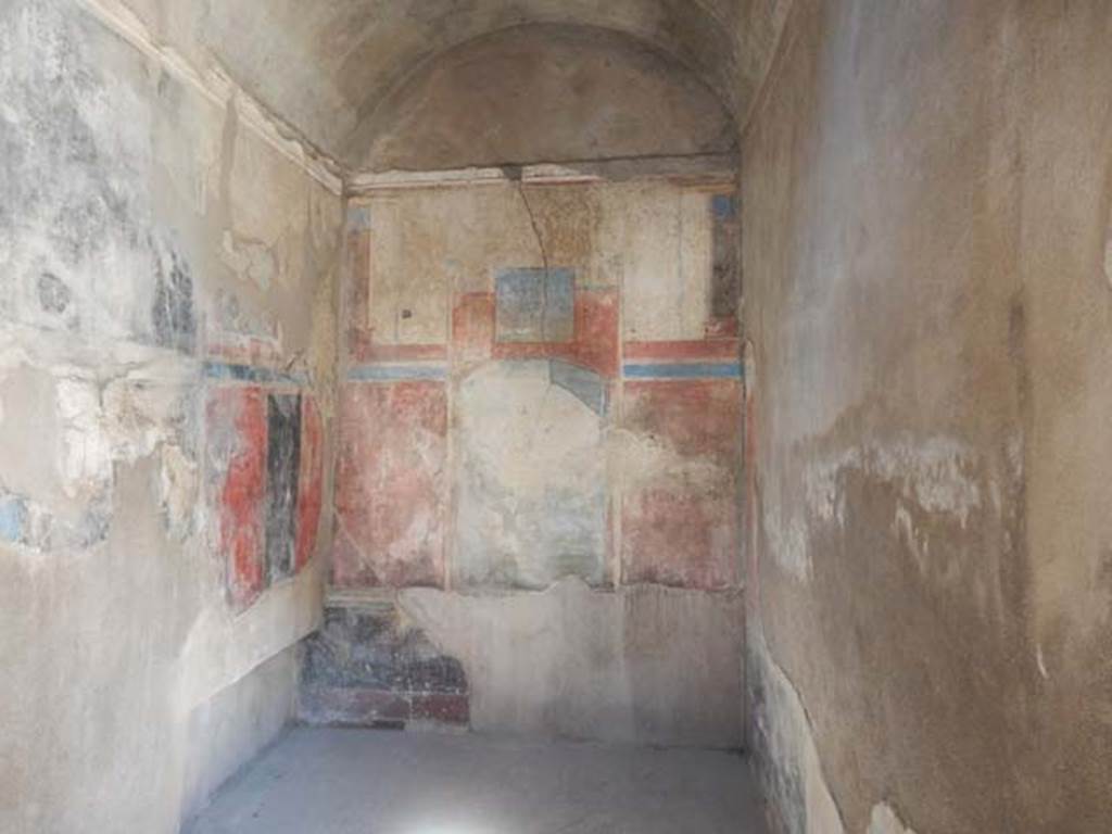 I.7.19 Pompeii. May 2017.
Looking towards east wall of cubiculum in north-east corner of pseudoperistyle. Photo courtesy of Buzz Ferebee.
