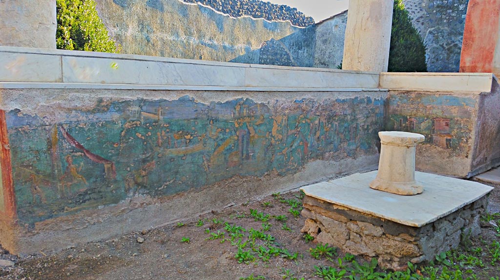 I.7.12 Pompeii. 2017/2018/2019.
Painted panel on inside of east and south sides of summer triclinium. Photo courtesy of Giuseppe Ciaramella.