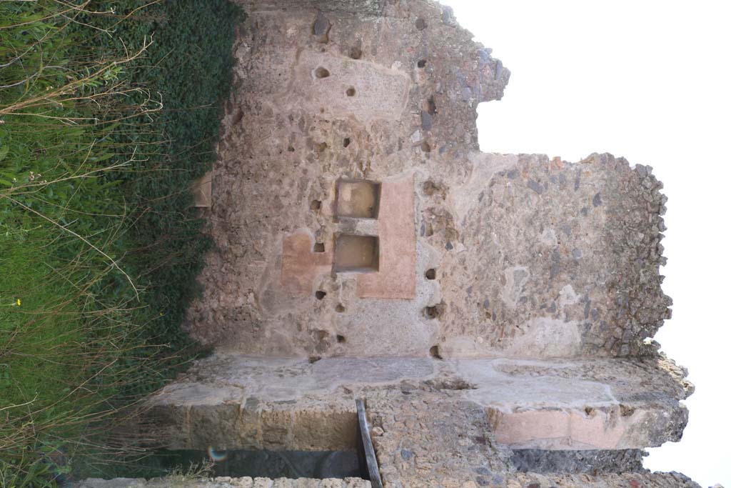 I.7.13 Pompeii. September 2005. Right hand part of painted inscription found on south side of entrance doorway.
