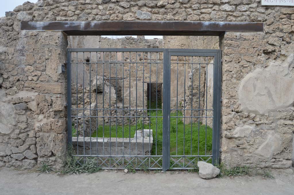 I.7.14 Pompeii. October 2017. Looking north to entrance doorway.
Foto Taylor Lauritsen, ERC Grant 681269 DÉCOR.