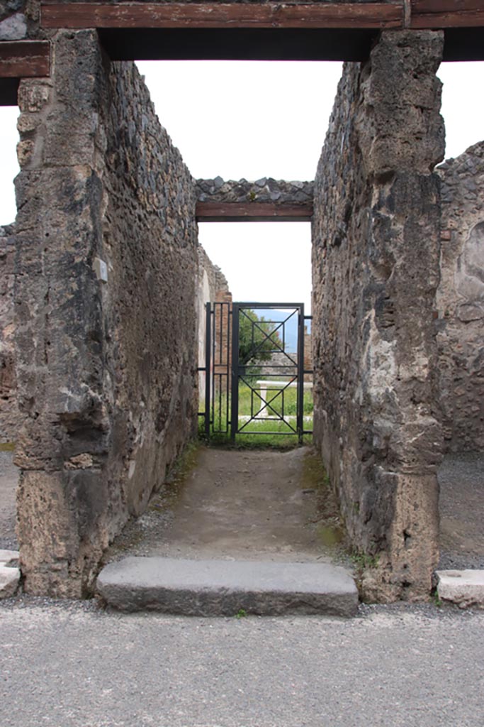 I.8.5 Pompeii. May 2024.
Looking south to entrance doorway. Photo courtesy of Klaus Heese.