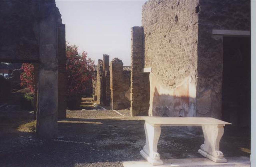 I.8.5 Pompeii. July 2011. Looking south across atrium, to tablinum and garden.
Photo courtesy of Rick Bauer.