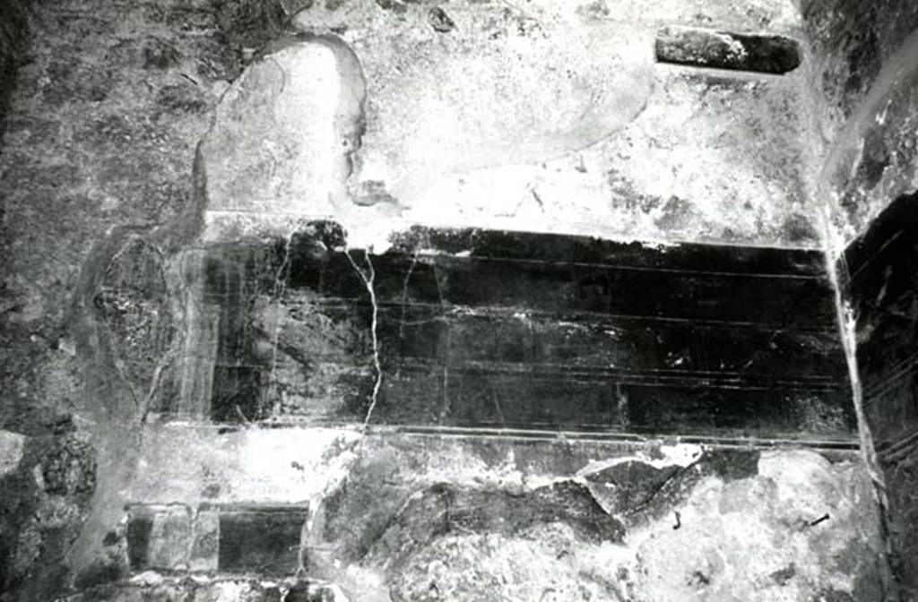 I.8.5 Pompeii. 1972. House, room SW of atrium, W wall. Photo courtesy of Anne Laidlaw.
American Academy in Rome, Photographic Archive. Laidlaw collection _P_72_25_19.