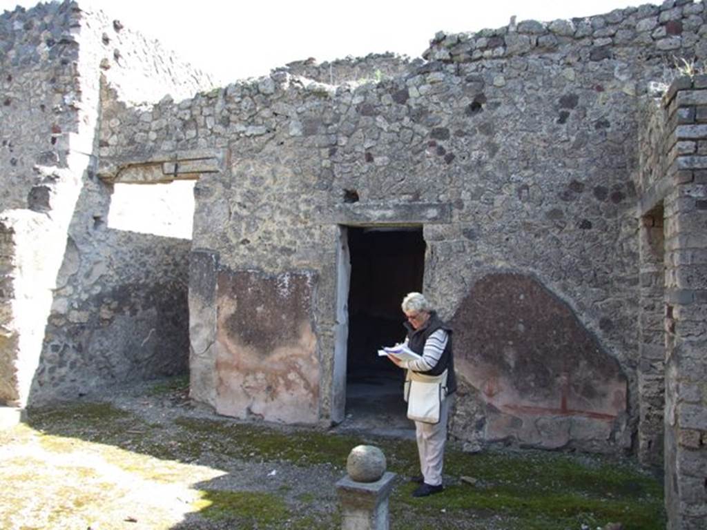 I.8.9 Pompeii. March 2009. Room 1. Atrium. Looking north east to entrance fauces and room 4.