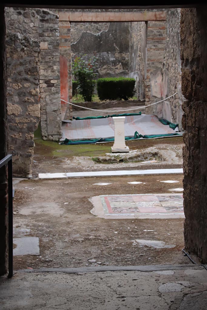 I.8.9 Pompeii. May 2024.
Looking south towards oecus (room 2) towards atrium, tablinum to garden. Photo courtesy of Klaus Heese.