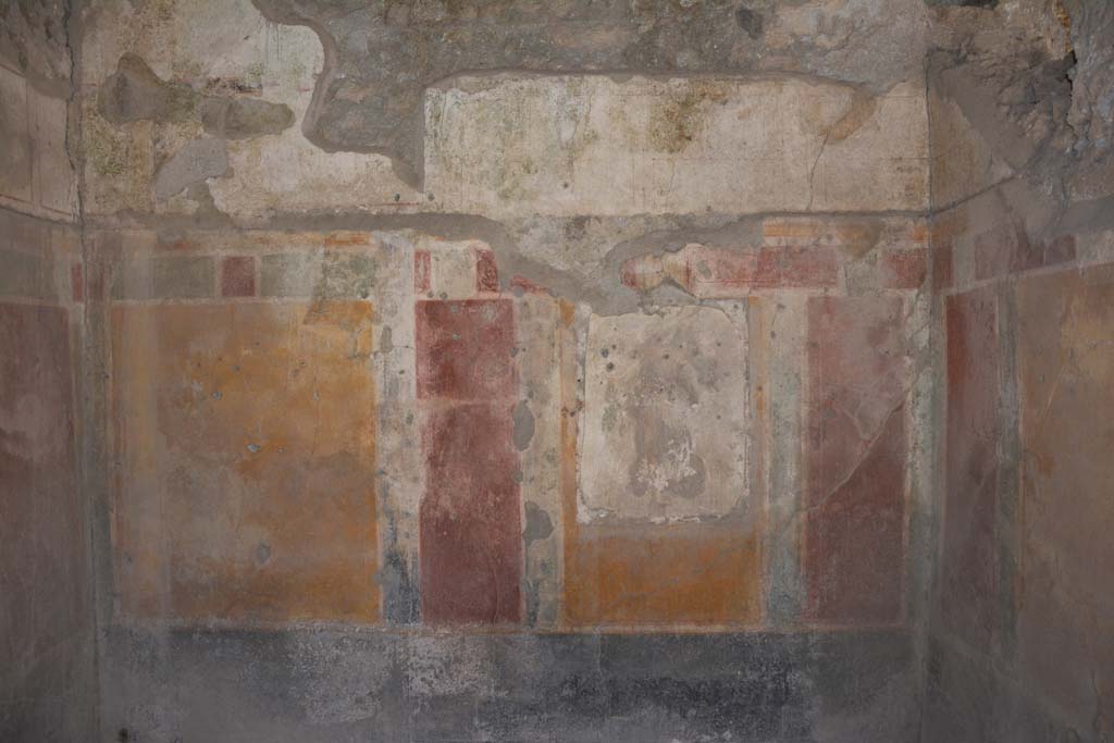 I.8.17 Pompeii. March 2019. Room 4, looking towards west wall.
Foto Annette Haug, ERC Grant 681269 D�COR.

