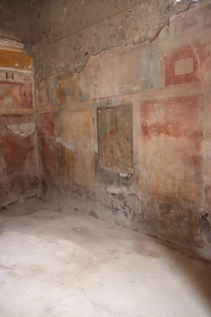 I.8.17 Pompeii. May 2024. Room 9, looking east along south wall. Photo courtesy of Klaus Heese. 

