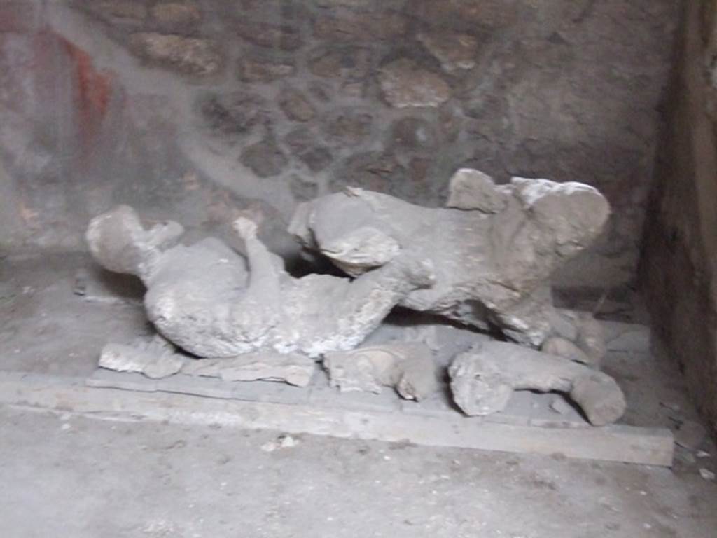 I.8.17 Pompeii. December 2007. Room 10, plaster casts of two people.
