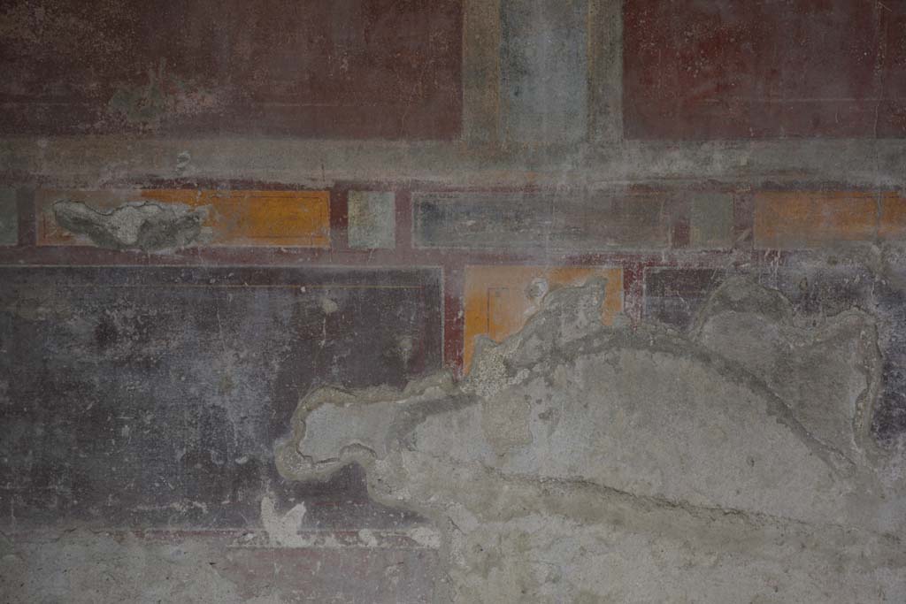 I.8.17 Pompeii. March 2019. Room 13, detail from painted zoccolo on north wall at west end.
Foto Annette Haug, ERC Grant 681269 DÉCOR.