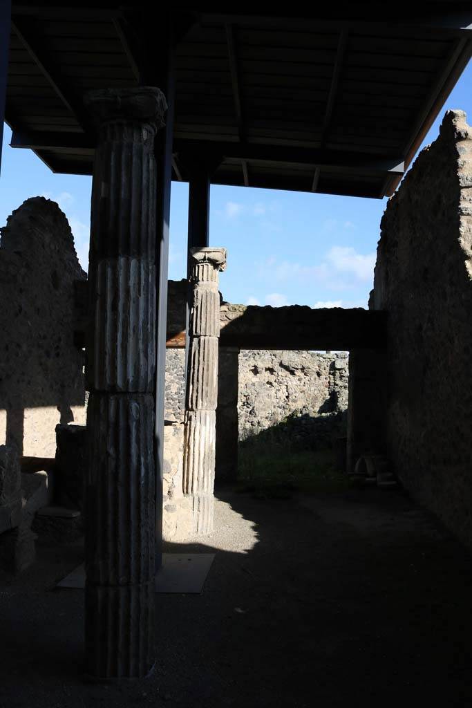 I.8.19 Pompeii. December 2018.
Looking east from entrance. Photo courtesy of Aude Durand.