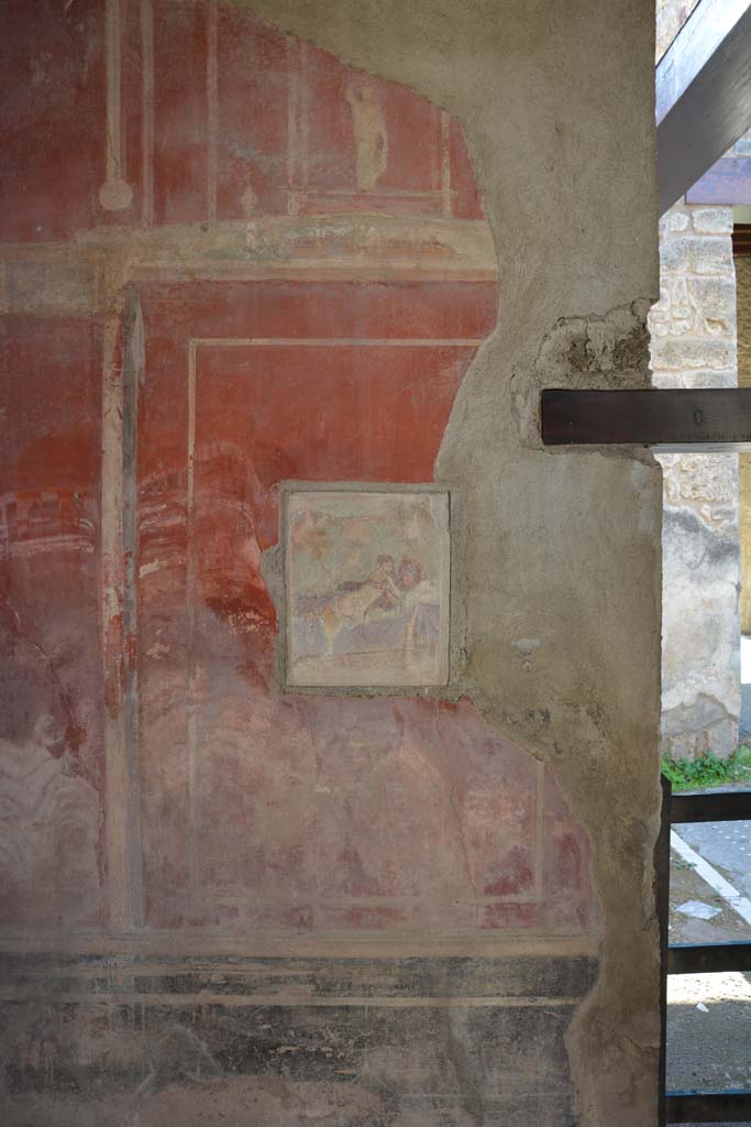 I.9.1 Pompeii. October 2019. 
Room 11, south wall with wall painting, with doorway to ala, on right.
Foto Annette Haug, ERC Grant 681269 D�COR.


