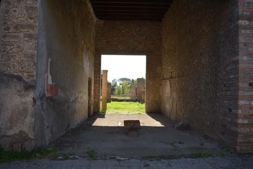 I.9.1 Pompeii. October 2019. Room 7, looking south through tablinum from atrium.
Foto Annette Haug, ERC Grant 681269 D�COR.
