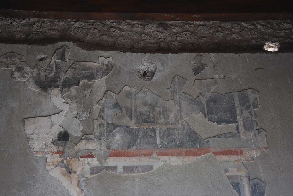 I.9.1 Pompeii. October 2019. Room 8, detail from south wall above window to north portico in peristyle 13.
Foto Annette Haug, ERC Grant 681269 D�COR.


